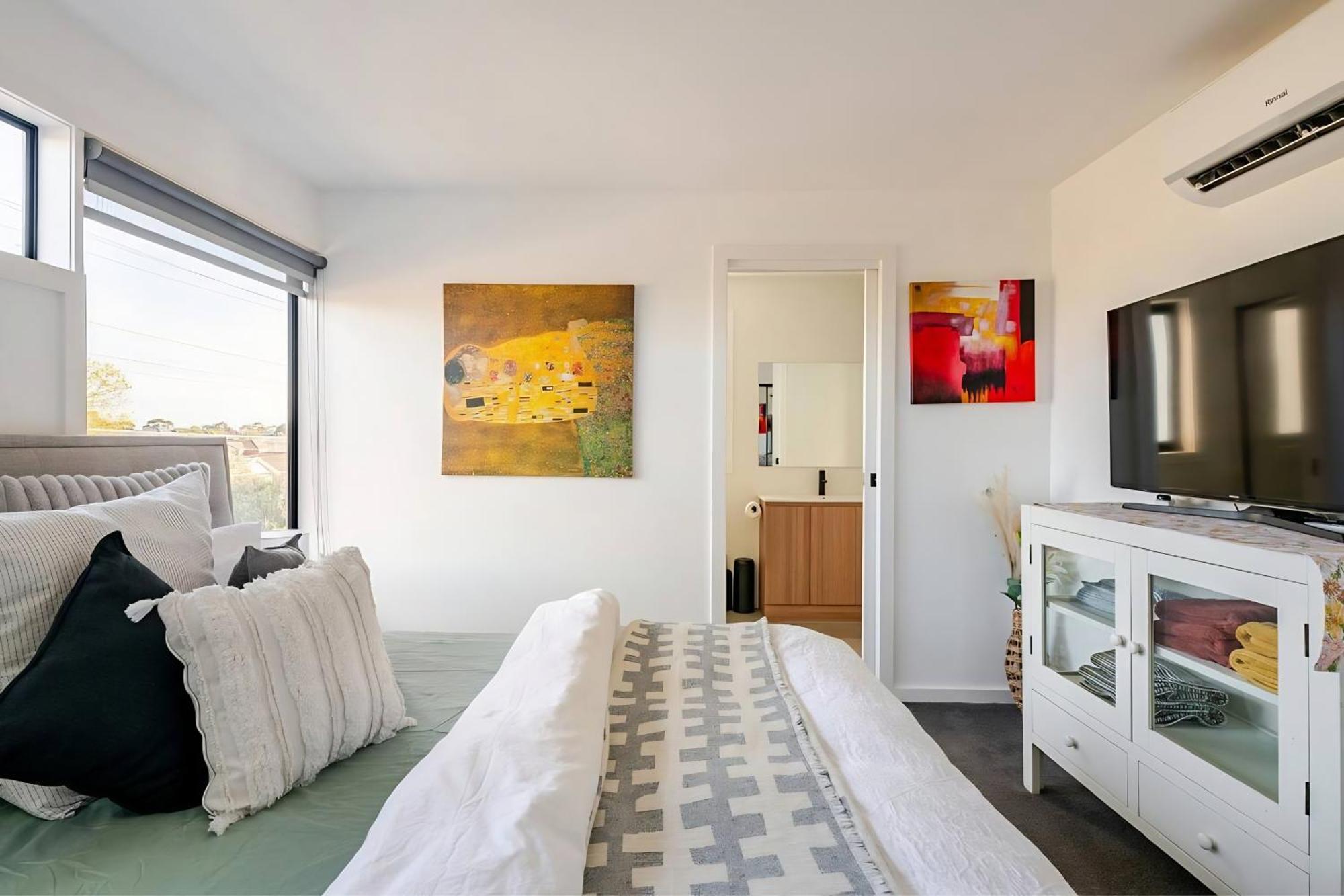 Holiday home Stunning, Modern, Two-story Detached Townhouse Melbourne
