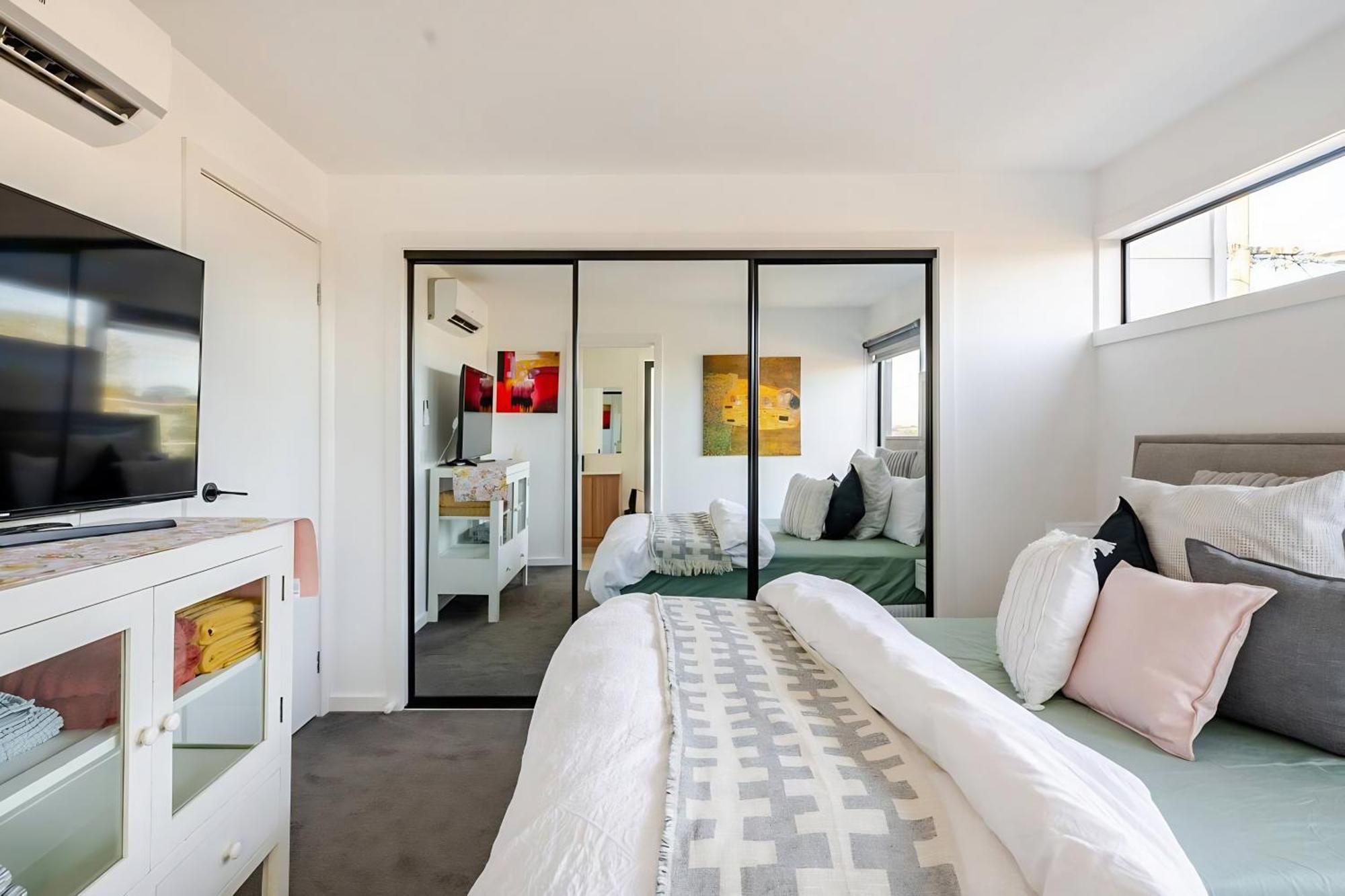 Holiday home Stunning, Modern, Two-story Detached Townhouse *