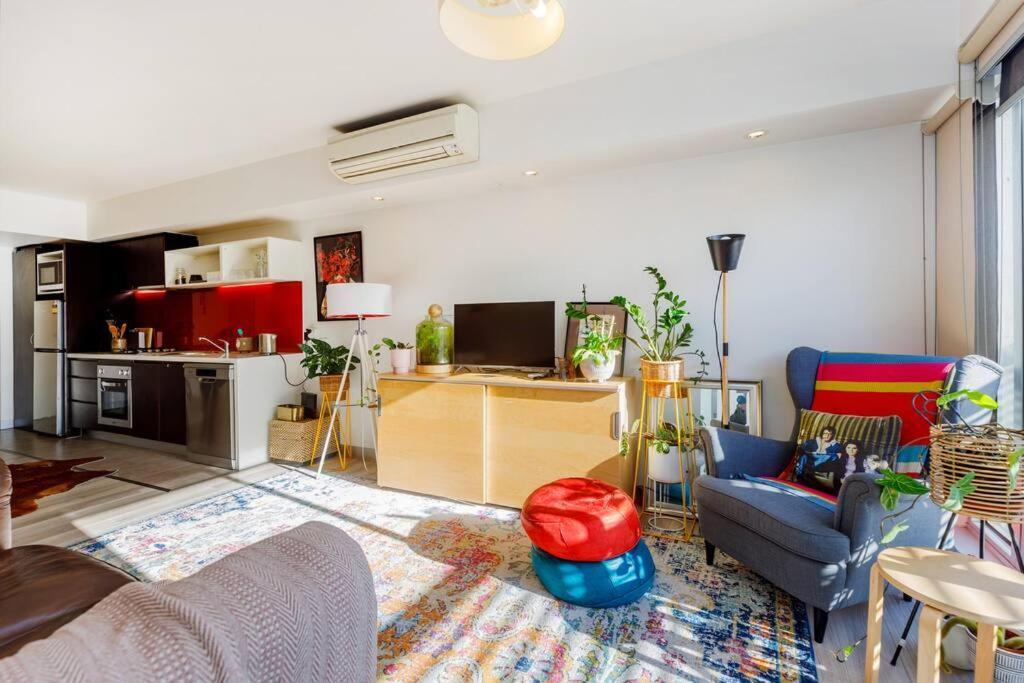 Bright, Chic, Stylish Beachside - Free Parking For Small Car *
