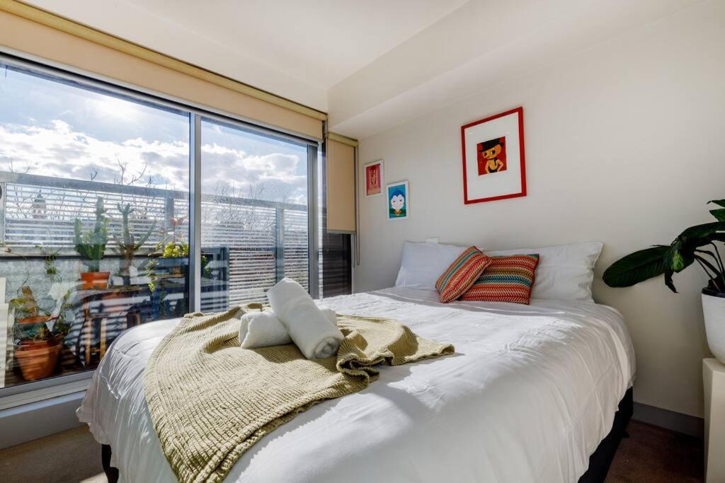 Apartment Bright, Chic, Stylish Beachside - Free Parking For Small Car *