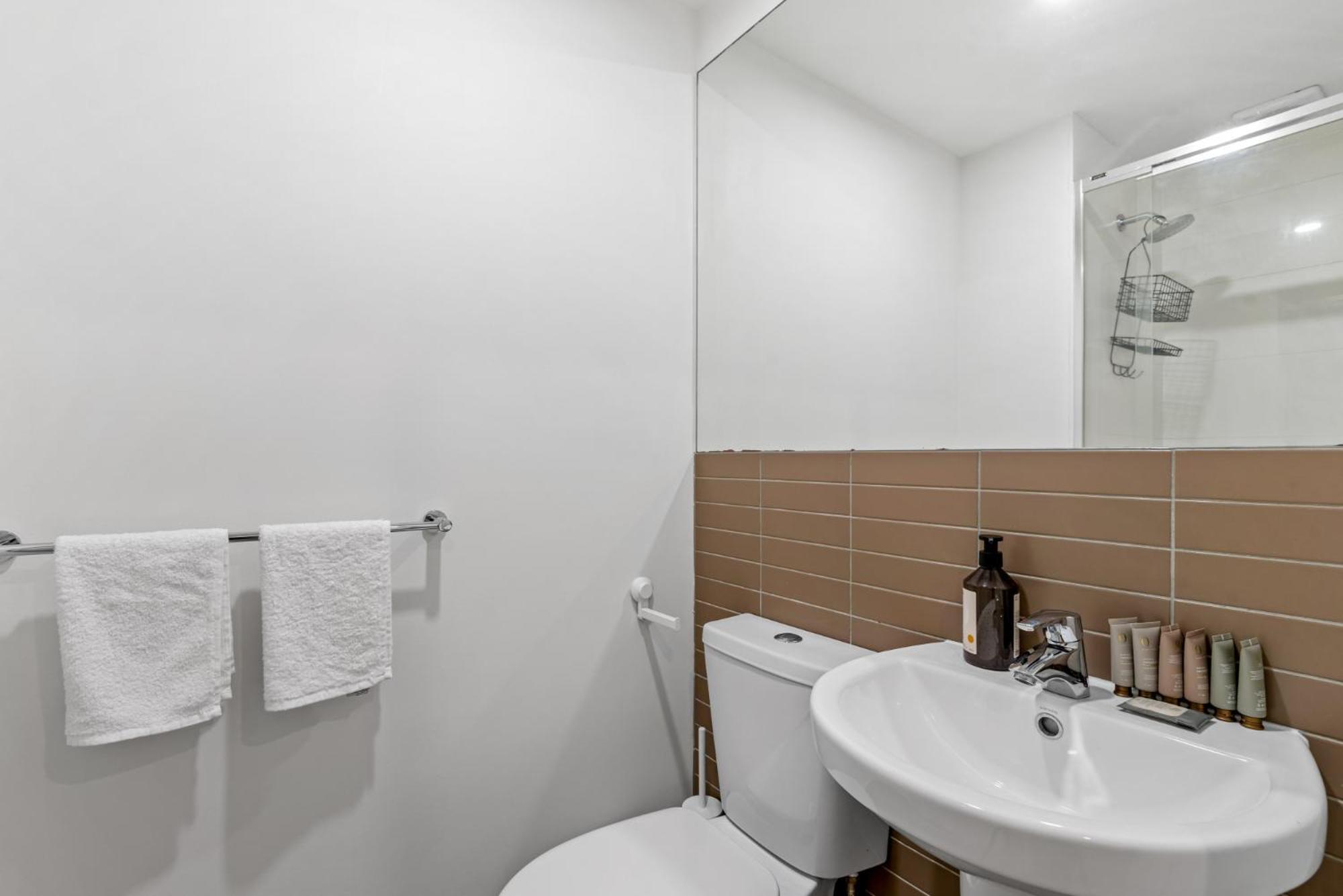 Chic In The Heart Of South Yarra Apartment