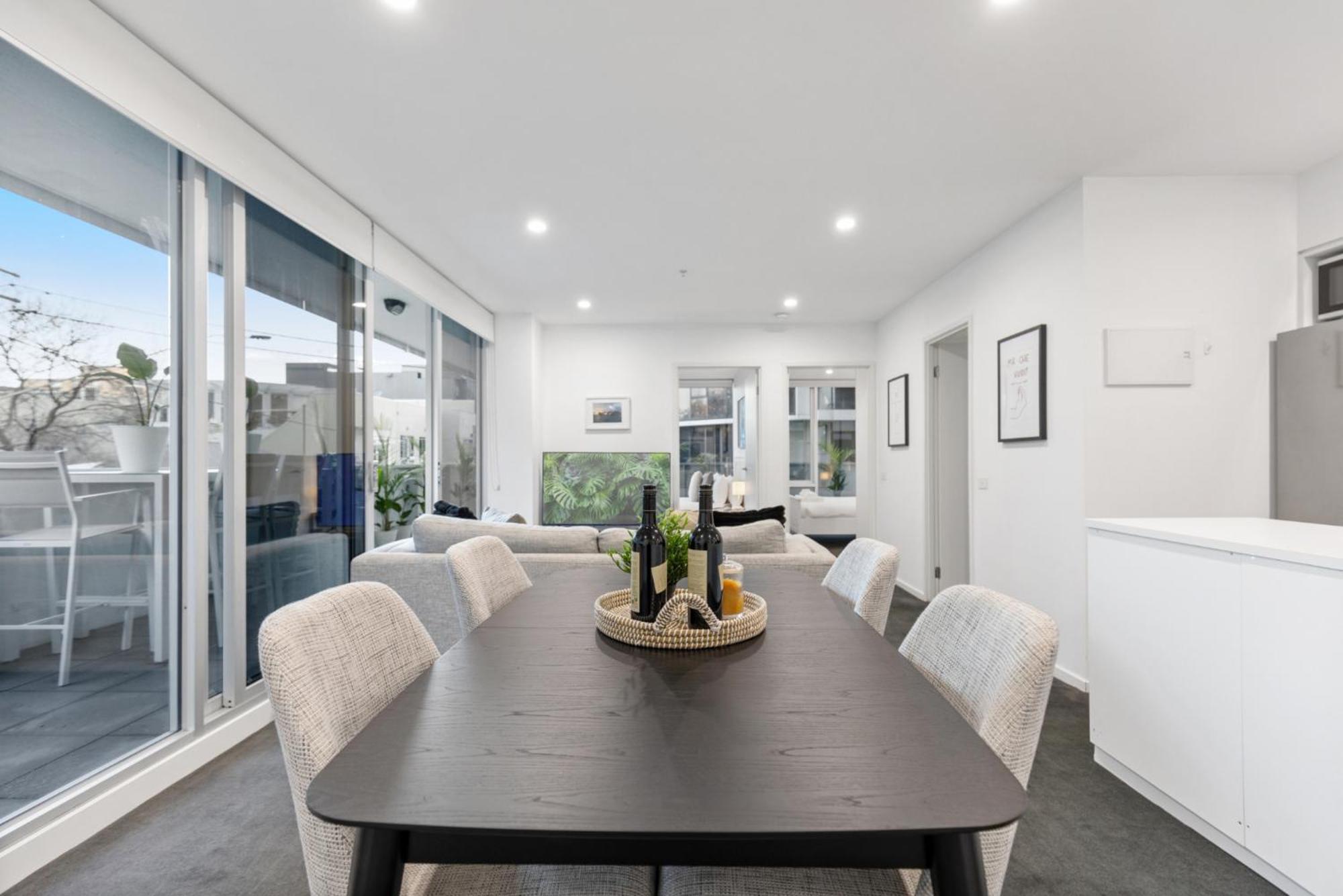 Apartment Sleek South Yarra 2-bed With Alfresco Dining Melbourne
