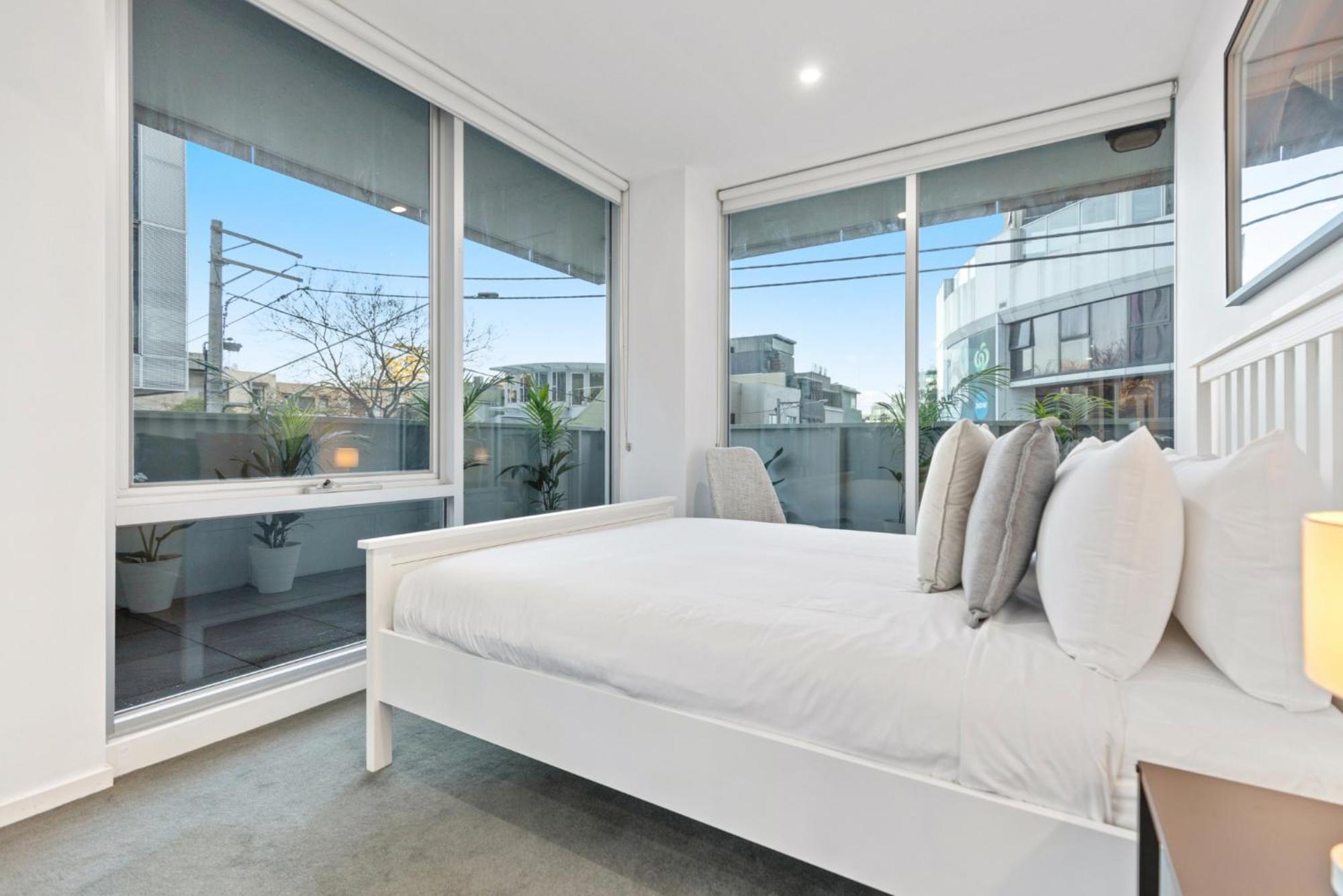 Sleek South Yarra 2-bed With Alfresco Dining Melbourne