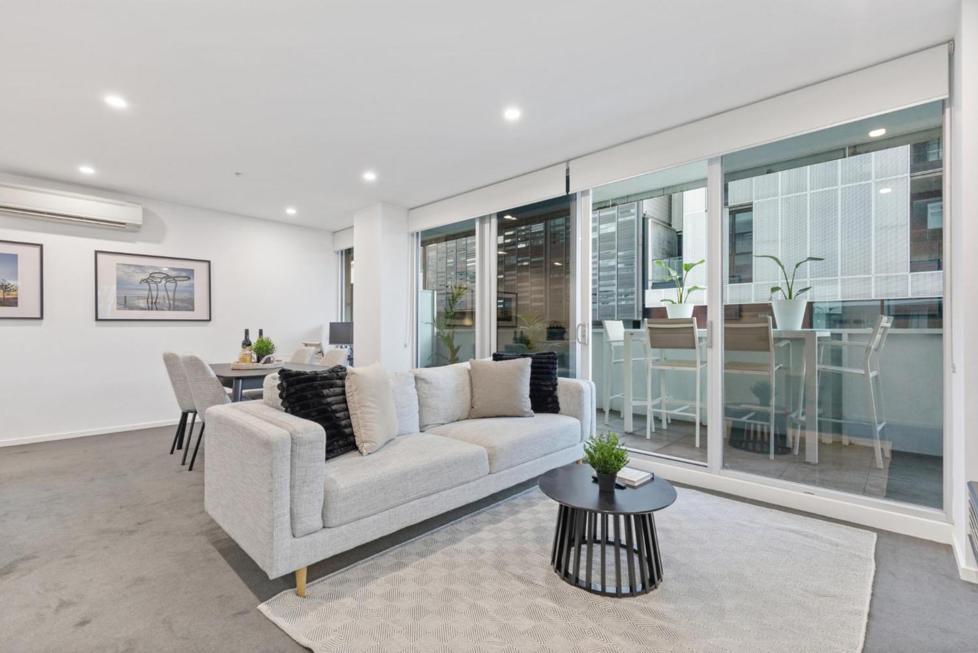 Apartment Sleek South Yarra 2-bed With Alfresco Dining