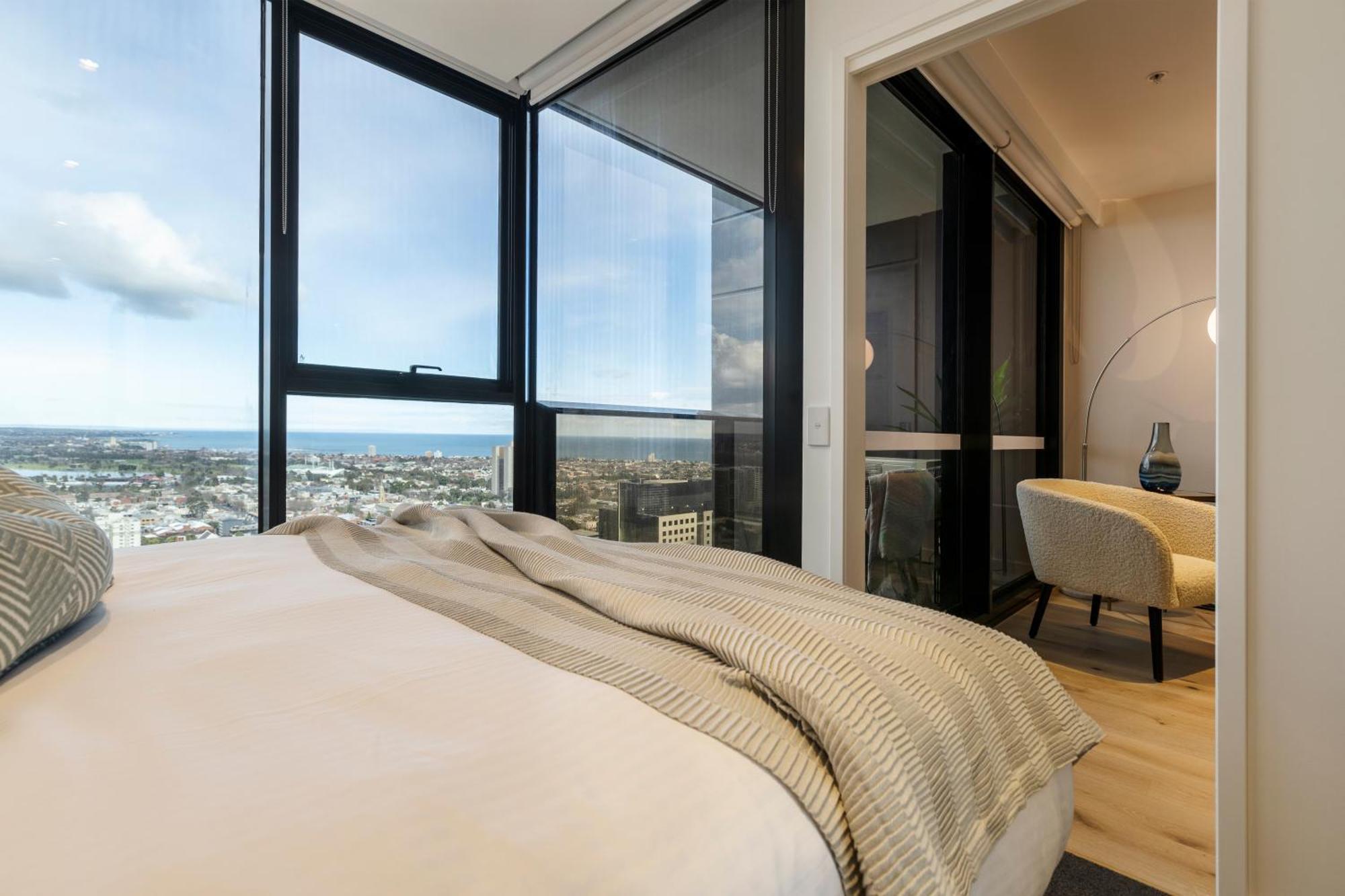 Sophisticated Designer W & Bay Views * Melbourne