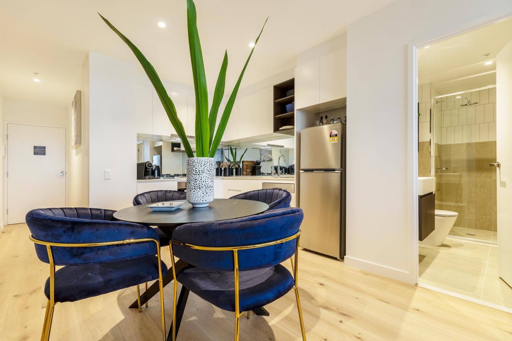 Lux Hamptons Glamour Near Crown W Free Parking Apartment