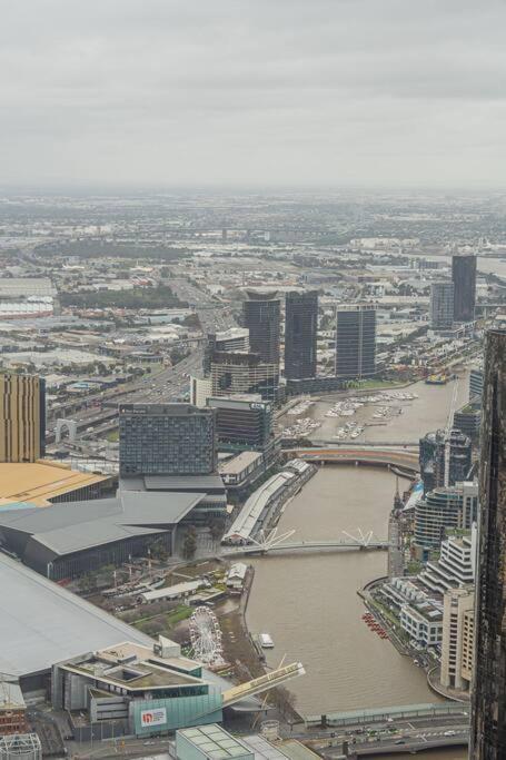 Australia108 High Level 3 Bedrooms 2 Parking Melbourne