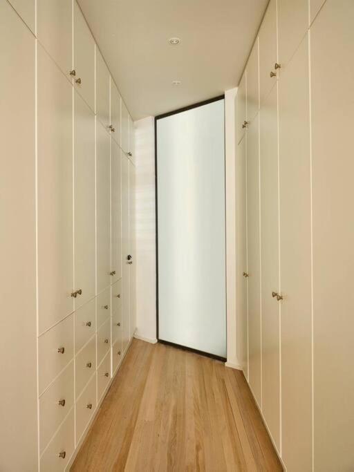 Laneway Oasis Apartment *