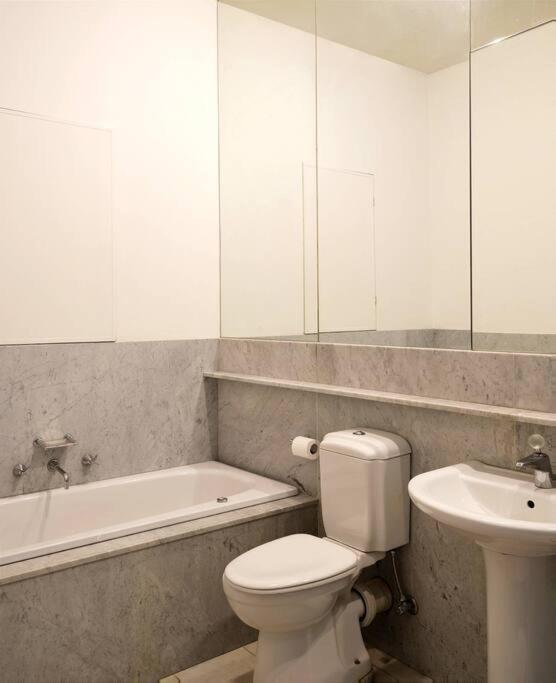 Laneway Oasis Apartment