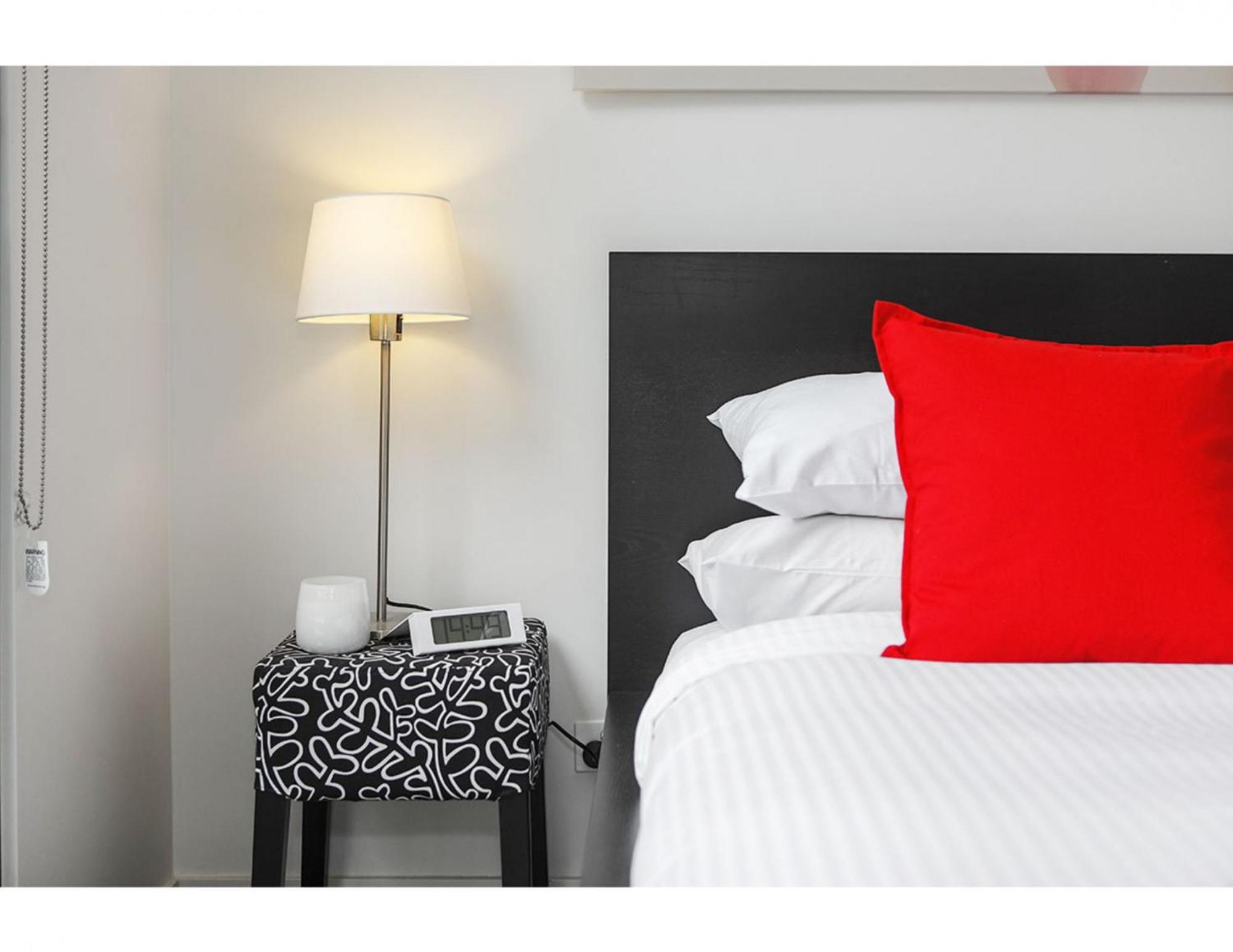 Modern 2 Bed In Trendy Collingwood Apartment *