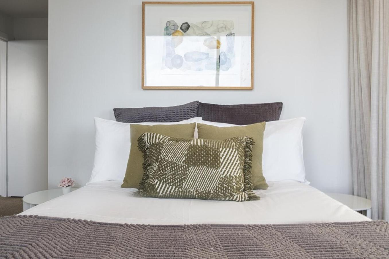Luxury Living On Floors 3 Bedroom Melbournecbd * Melbourne