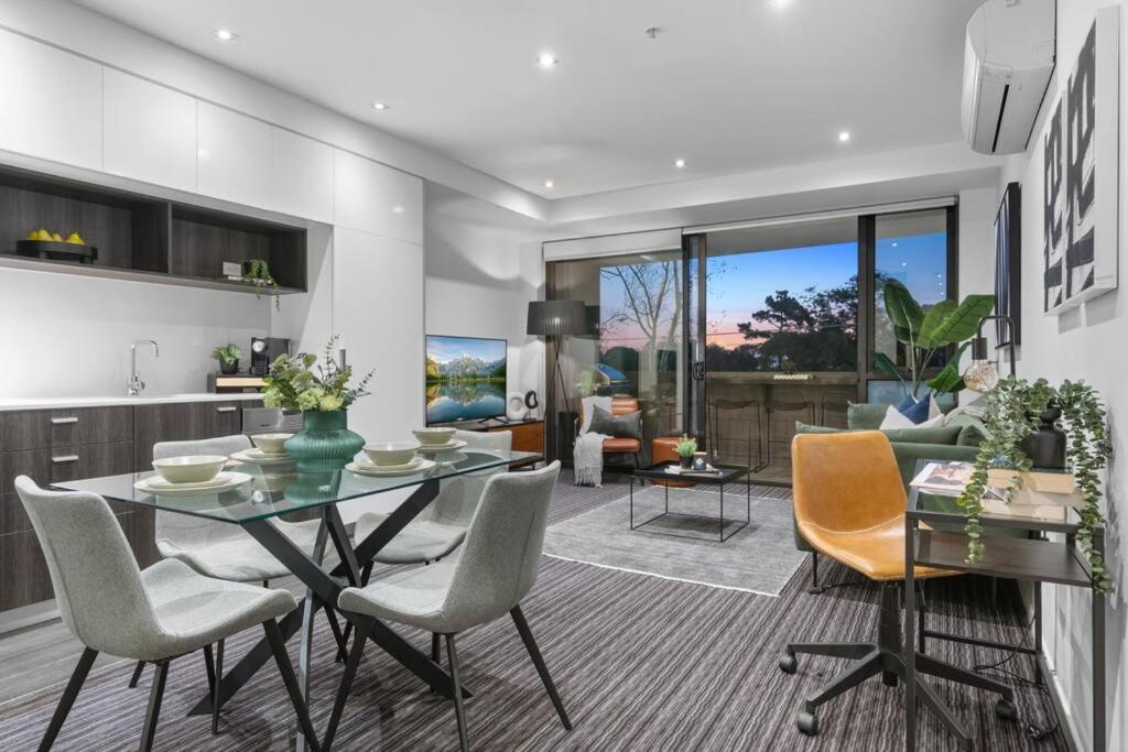 Luxurious Fitzroy Street Getaway * Melbourne