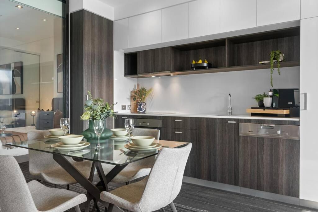 Luxurious Fitzroy Street Getaway Melbourne