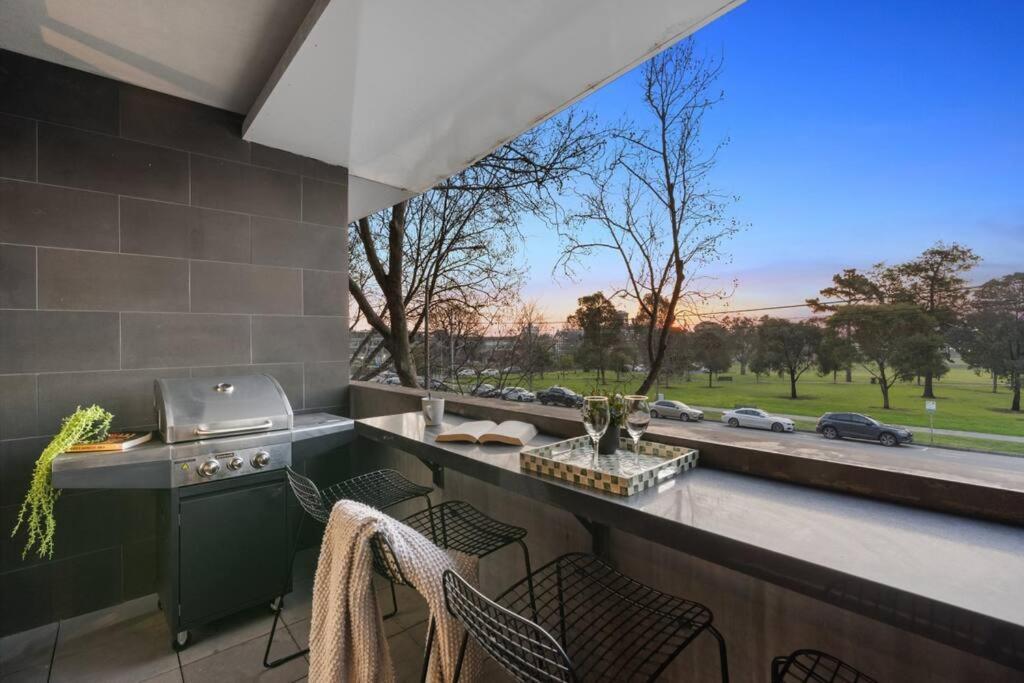 Luxurious Fitzroy Street Getaway * Melbourne