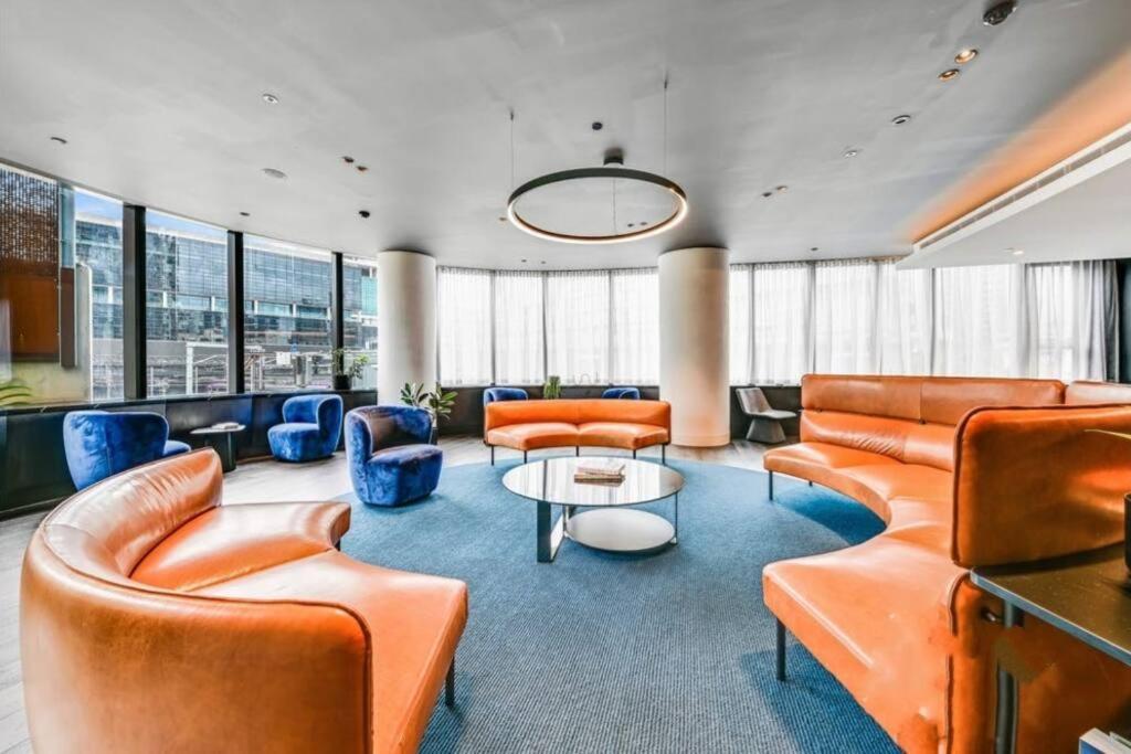 11d Stunning Water And Skyline View 2 Bedroom Abnb With Free Parking Melbourne