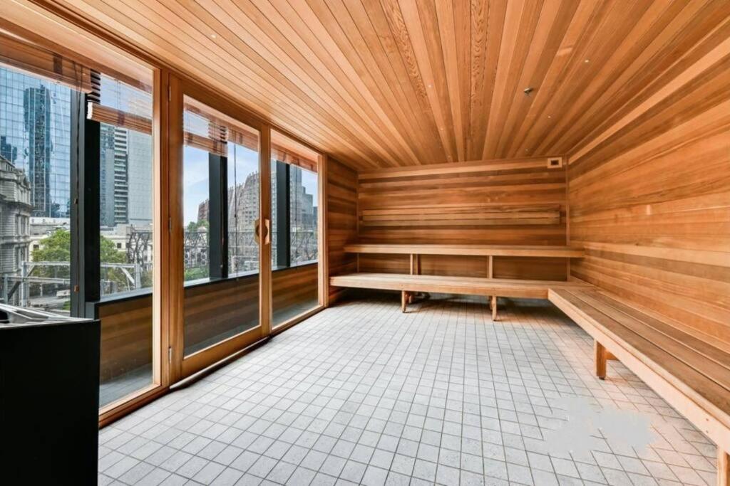 Apartment 44d Stunning Ocean View 3bedroom Abnb With Free Parking Melbourne