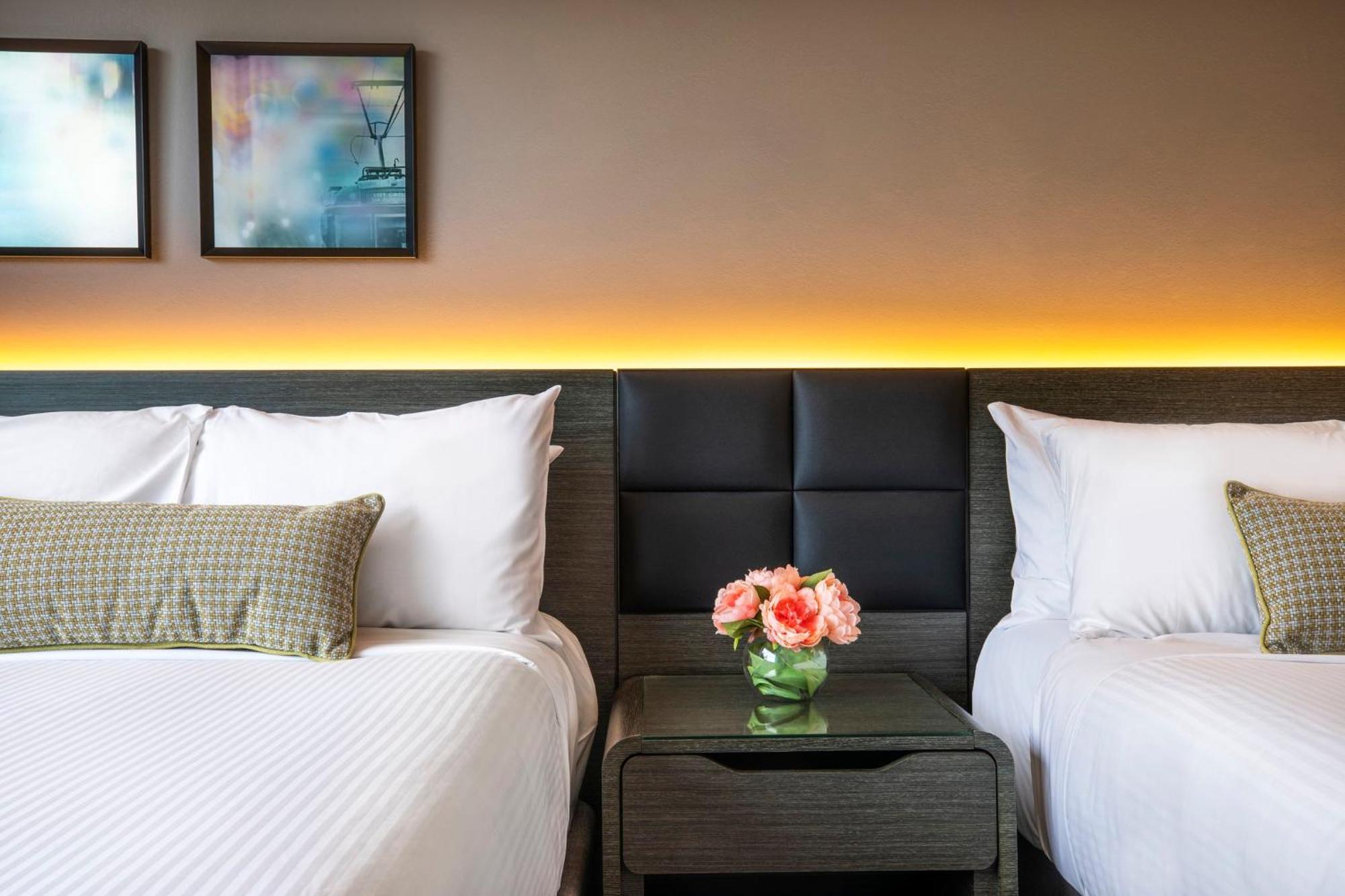 Crowne Plaza By Ihg