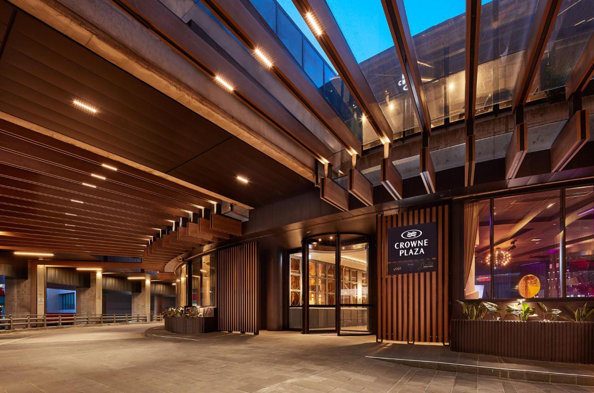 Crowne Plaza By Ihg 4*