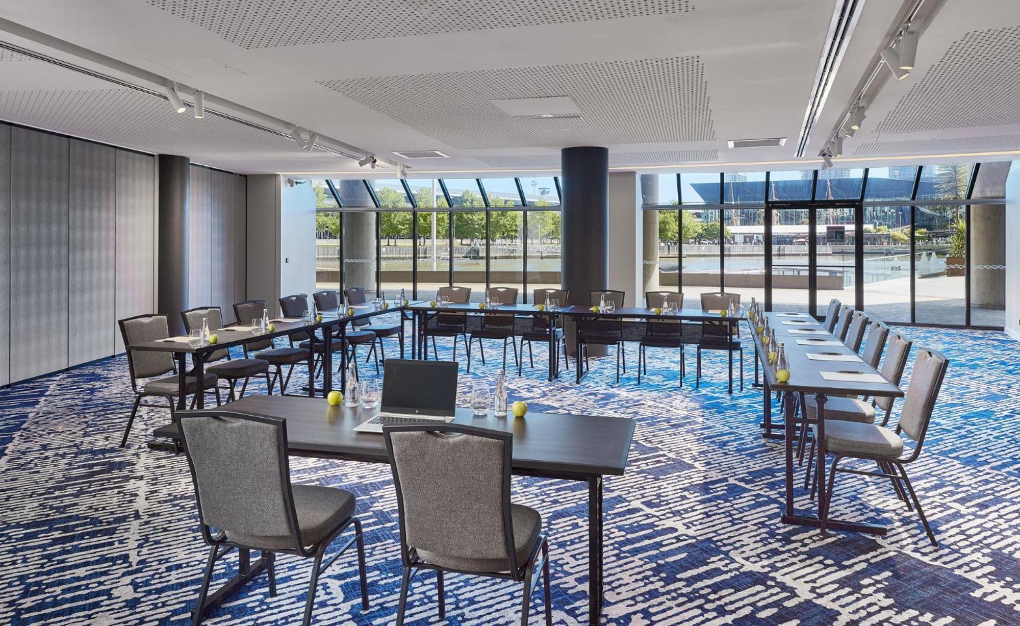 Hotel Crowne Plaza By Ihg 4*