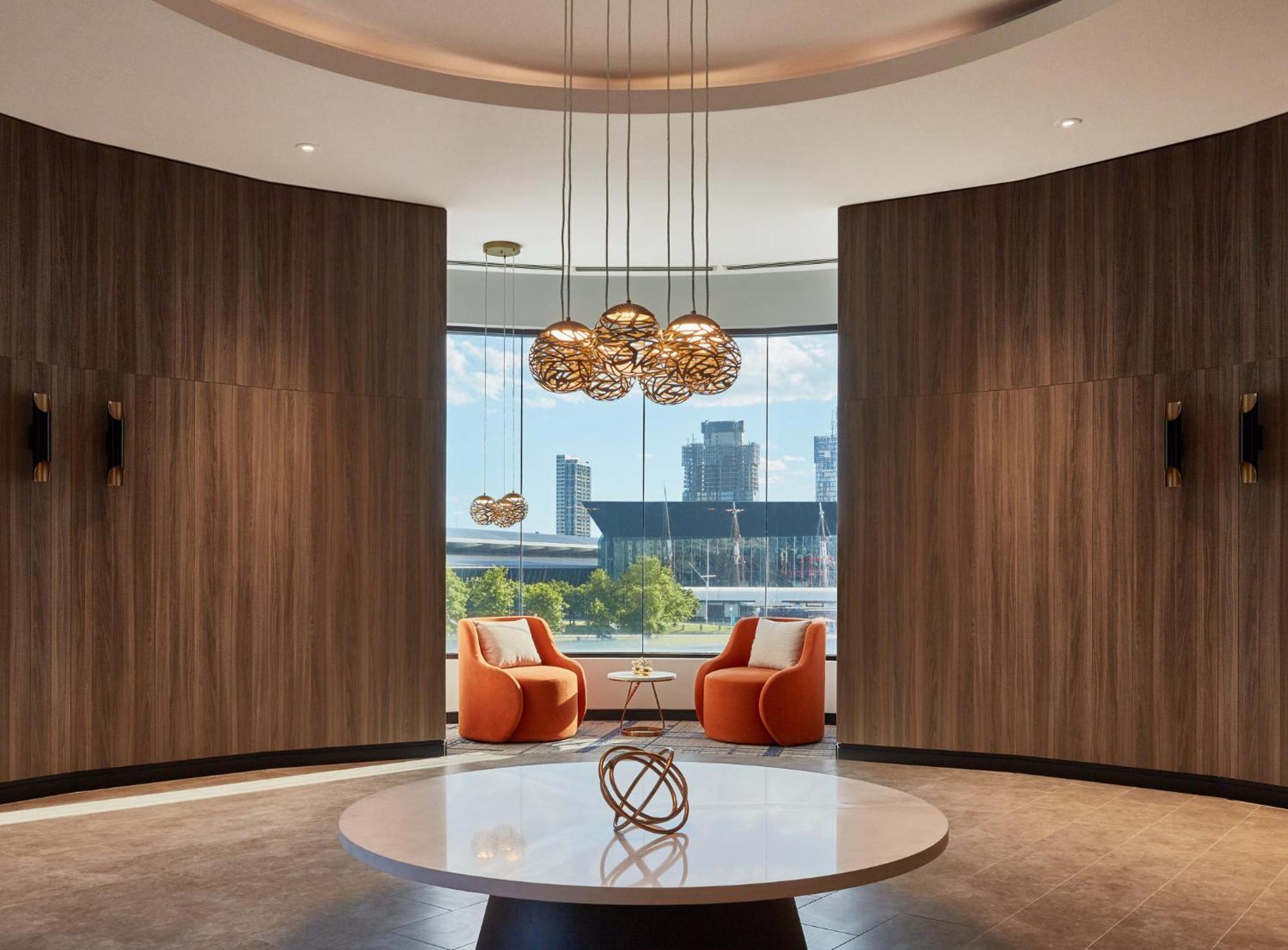 Crowne Plaza By Ihg 4*