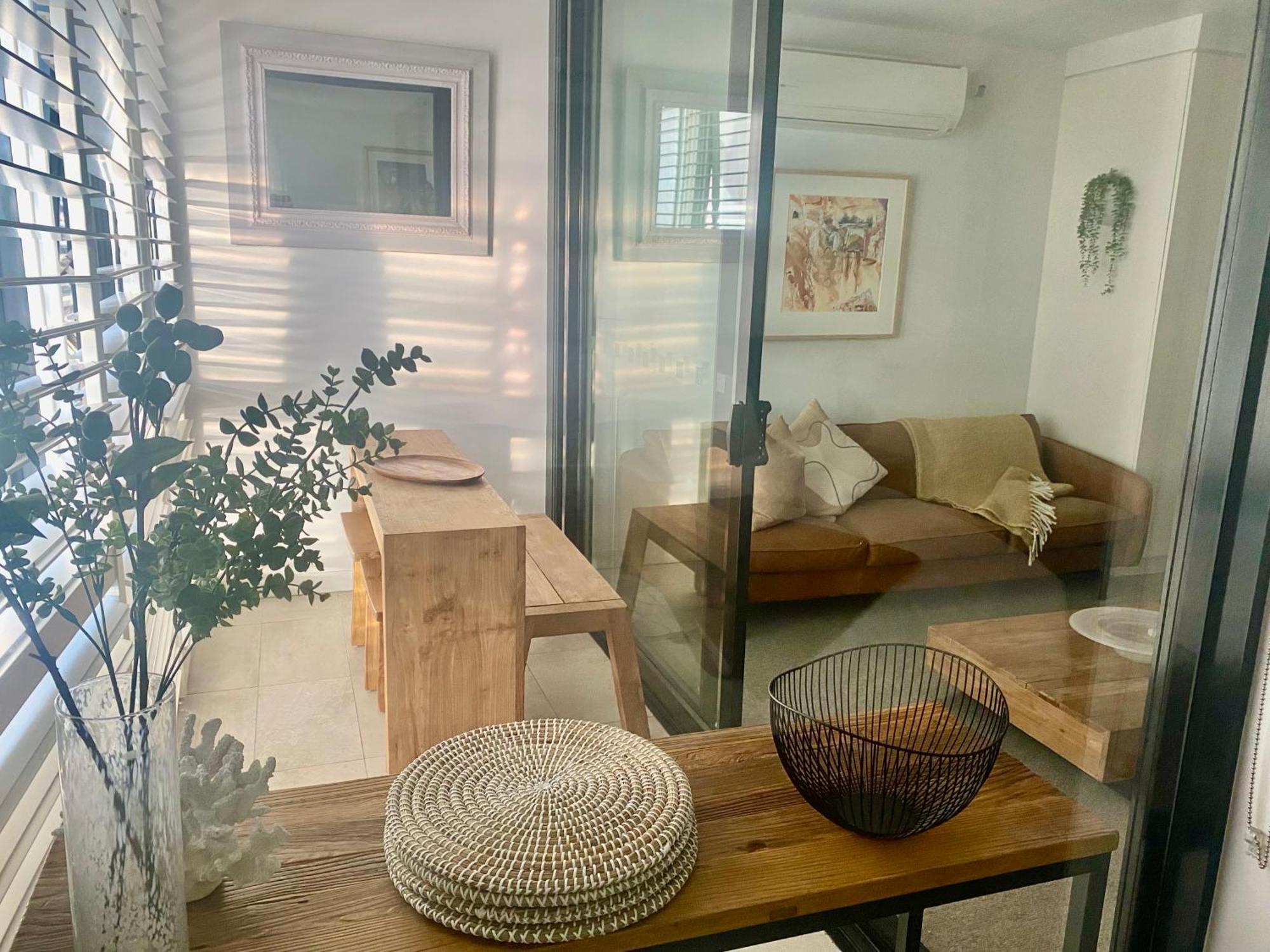 Collingwood Cool + Fast Wi-fi & Secure Car Park Apartment *