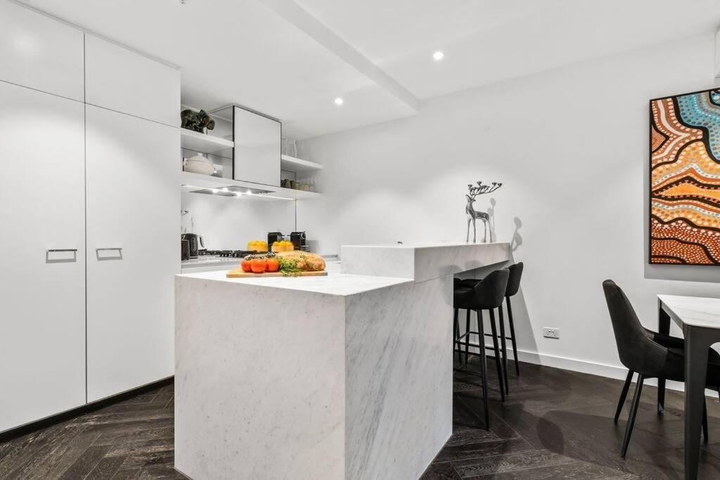 Holiday home Inner 4 Level Luxury Townhouse & Lift 3br 3bth
