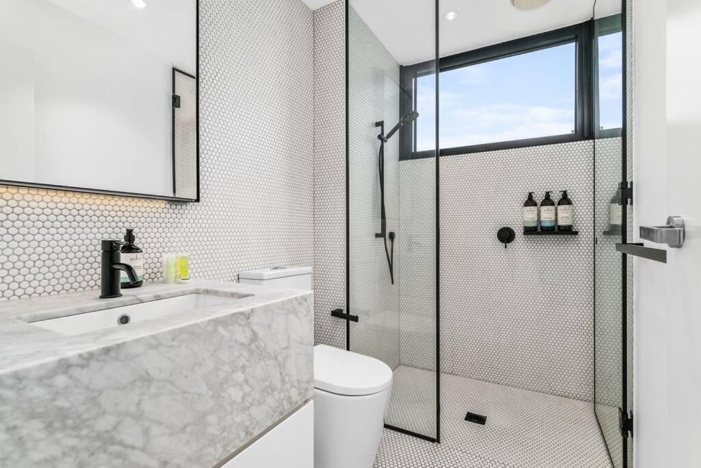 Inner 4 Level Luxury Townhouse & Lift 3br 3bth Holiday home *