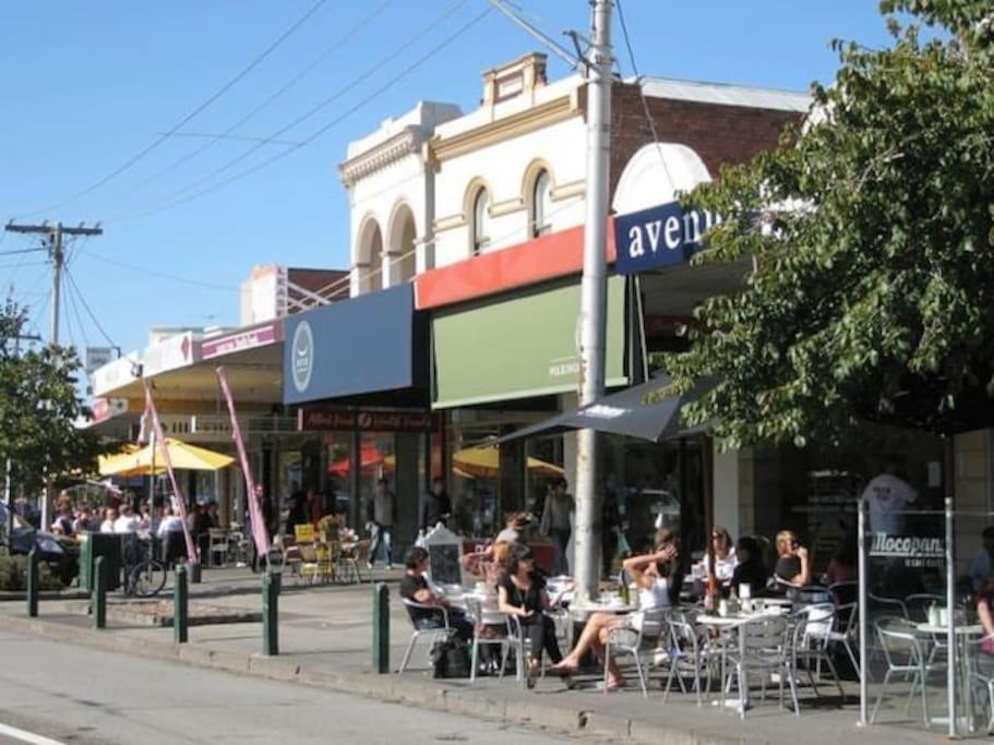 Inner 4 Level Luxury Townhouse & Lift 3br 3bth * Melbourne