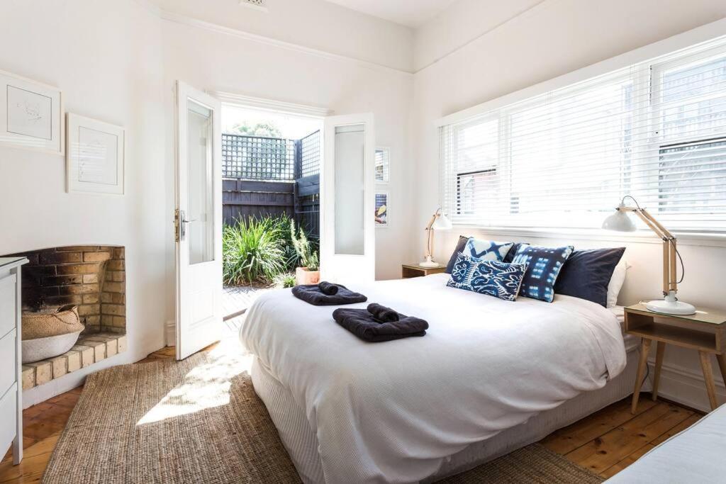 Spacious, Stylish House With Private Courtyard Near Shops, Cafes, And Tram Holiday home
