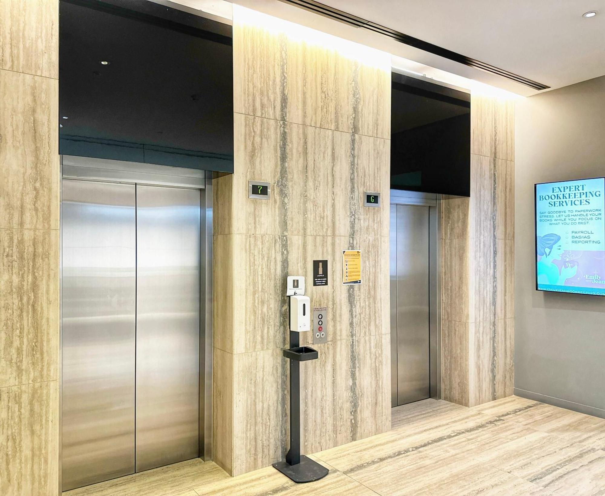 Modern 2br With A Stunning View *