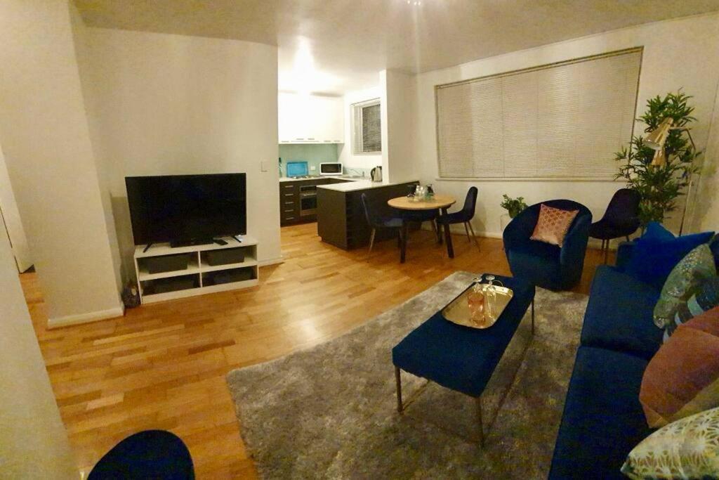 Stylish Courtyard Unit, In The Heart Of Sth Yarra Melbourne