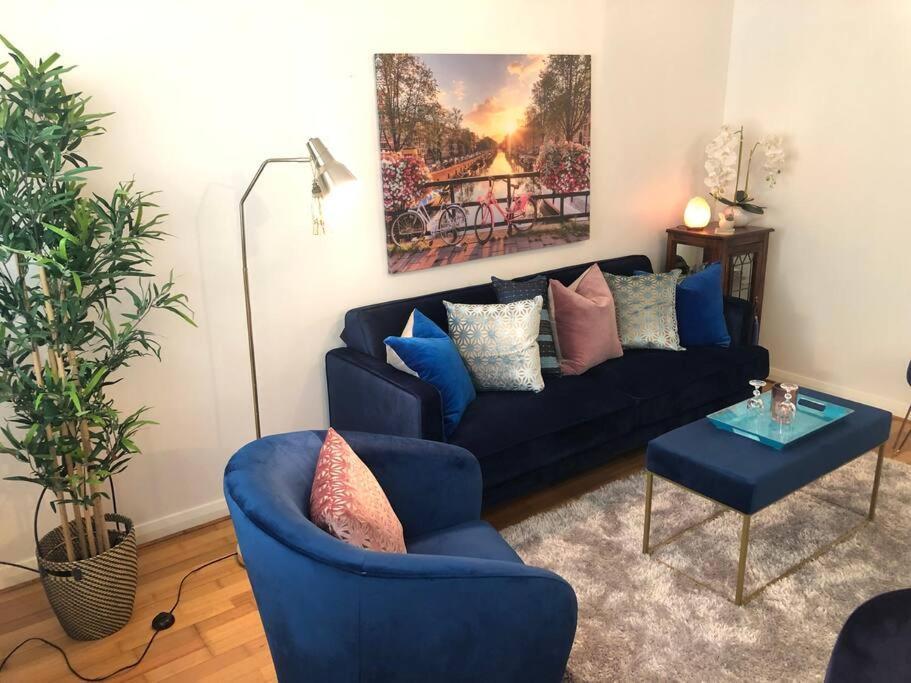 Stylish Courtyard Unit, In The Heart Of Sth Yarra Apartment *