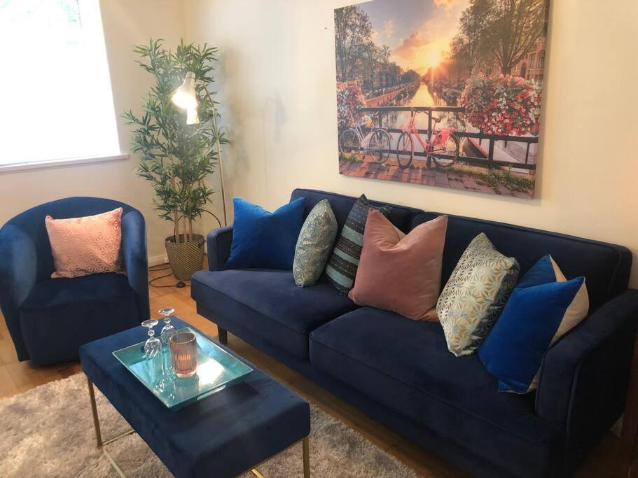Stylish Courtyard Unit, In The Heart Of Sth Yarra Apartment *