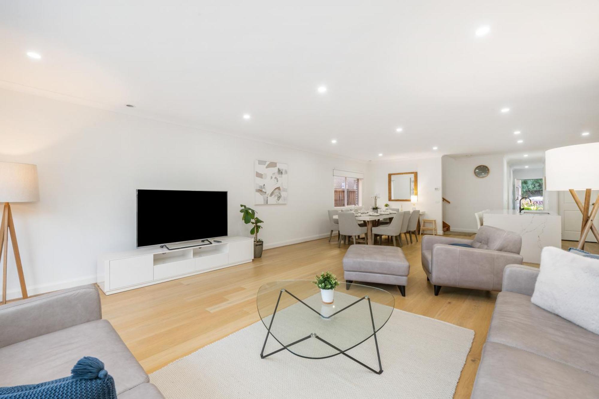 Newsom House - Stylish & Elegant With 4 King Beds Holiday home *