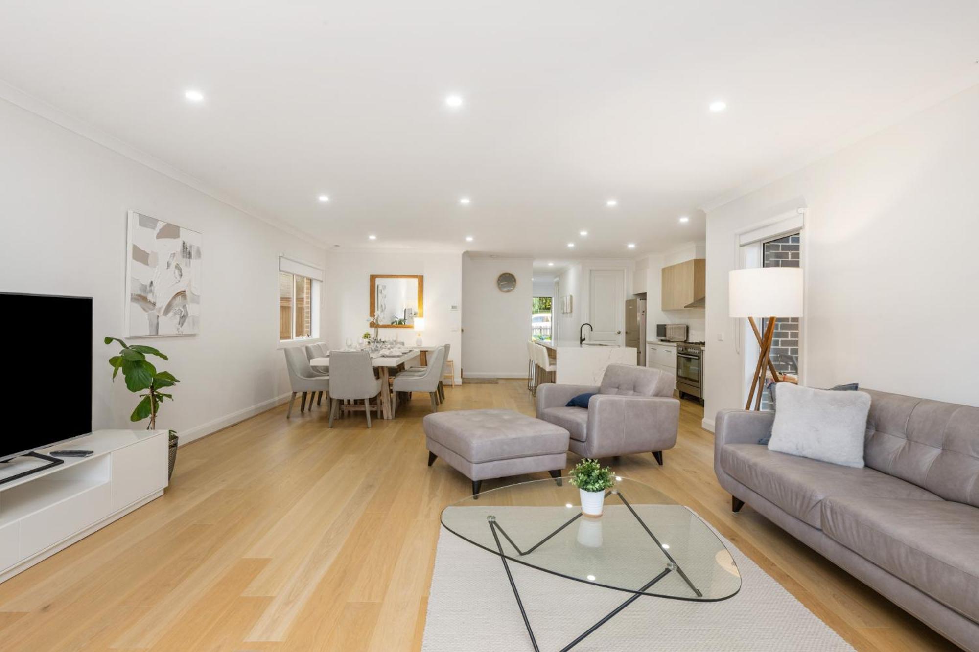 Newsom House - Stylish & Elegant With 4 King Beds Holiday home Melbourne