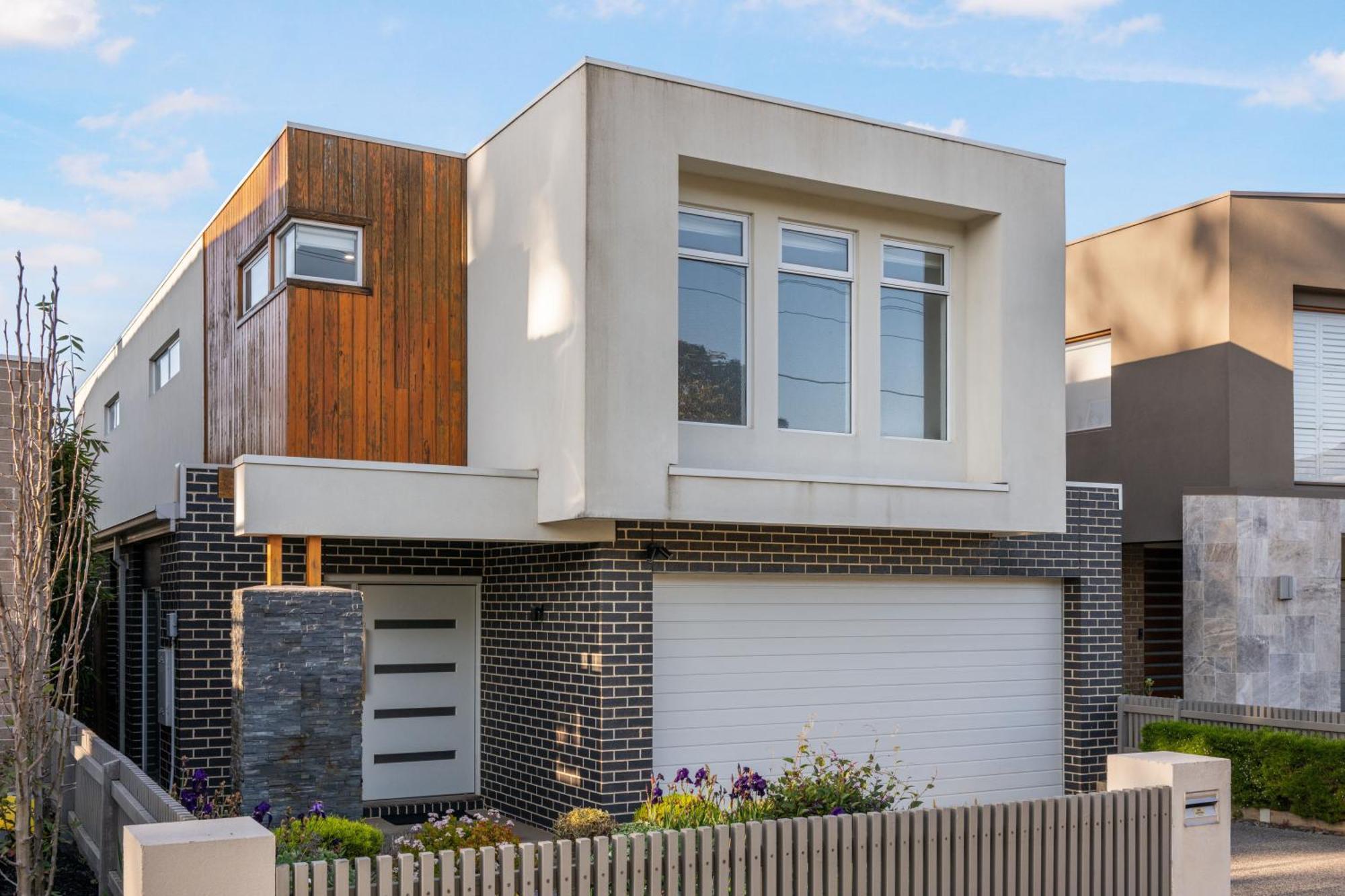 Newsom House - Stylish & Elegant With 4 King Beds Holiday home Melbourne