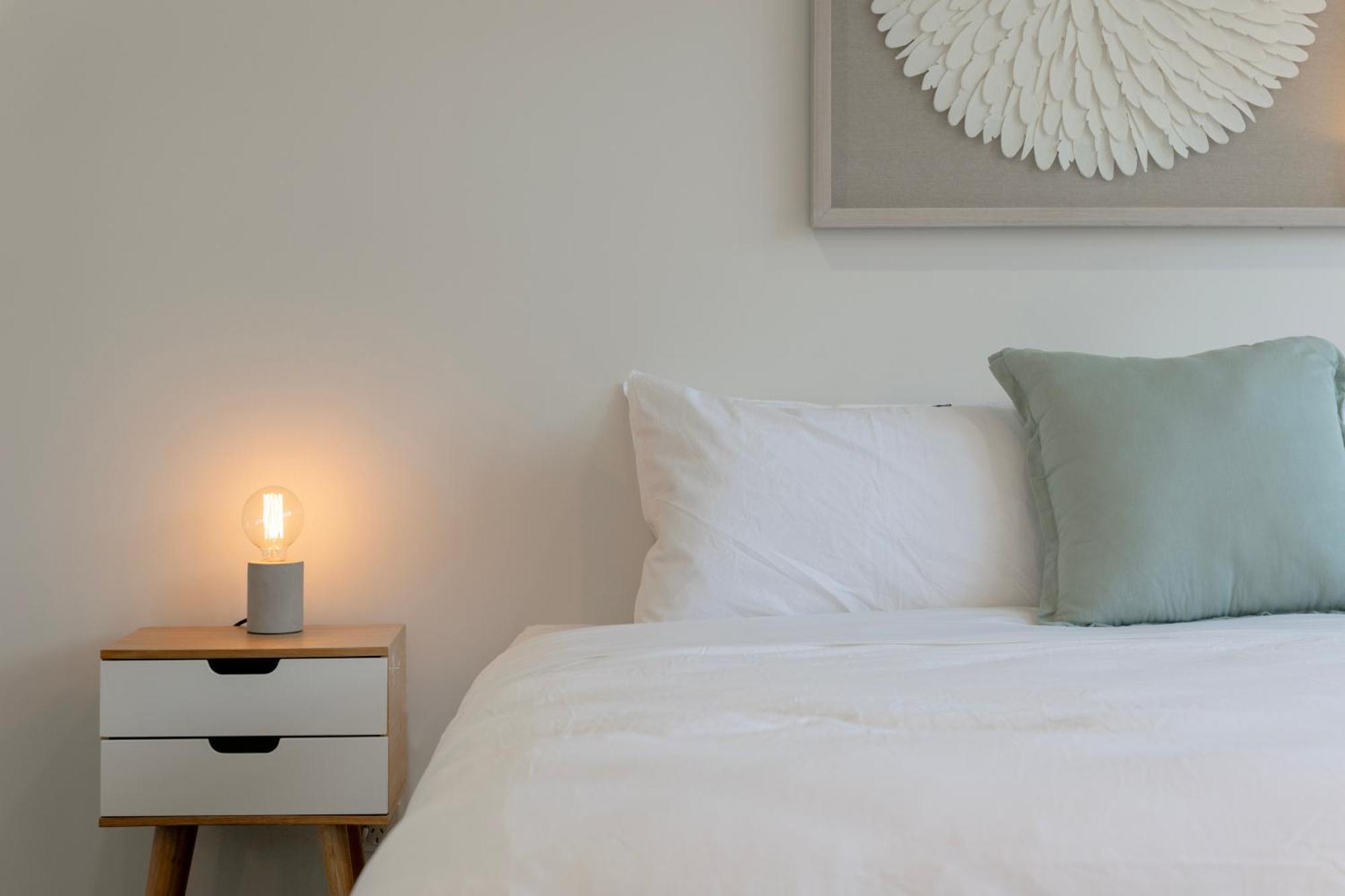 Newsom House - Stylish & Elegant With 4 King Beds Holiday home Melbourne