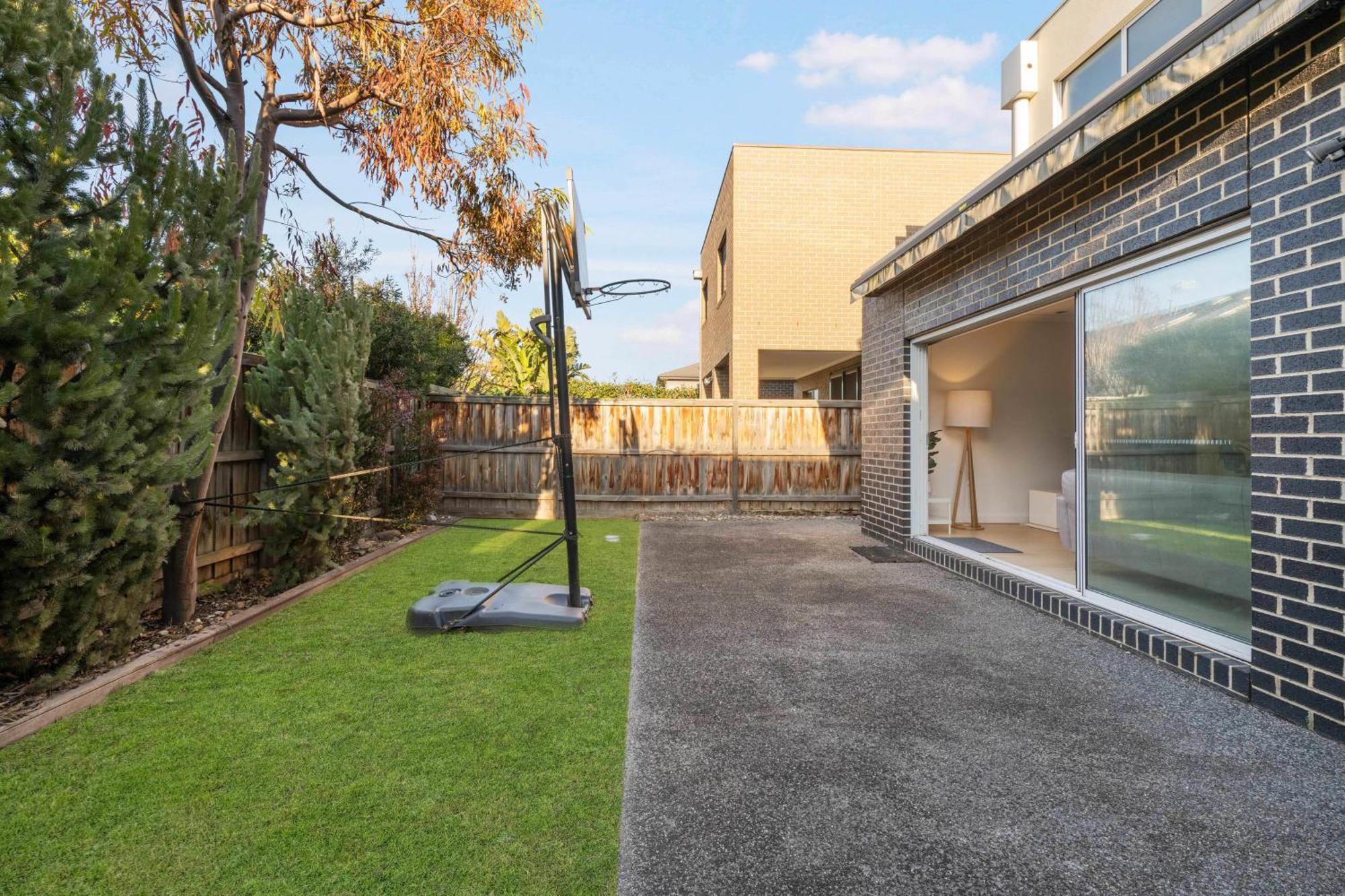 Newsom House - Stylish & Elegant With 4 King Beds