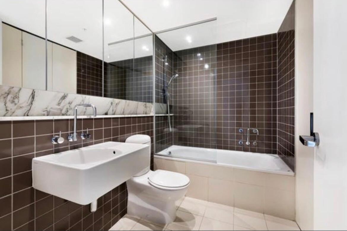 Freshwater Place - 2 Identical, 3-bedroom Apts Melbourne