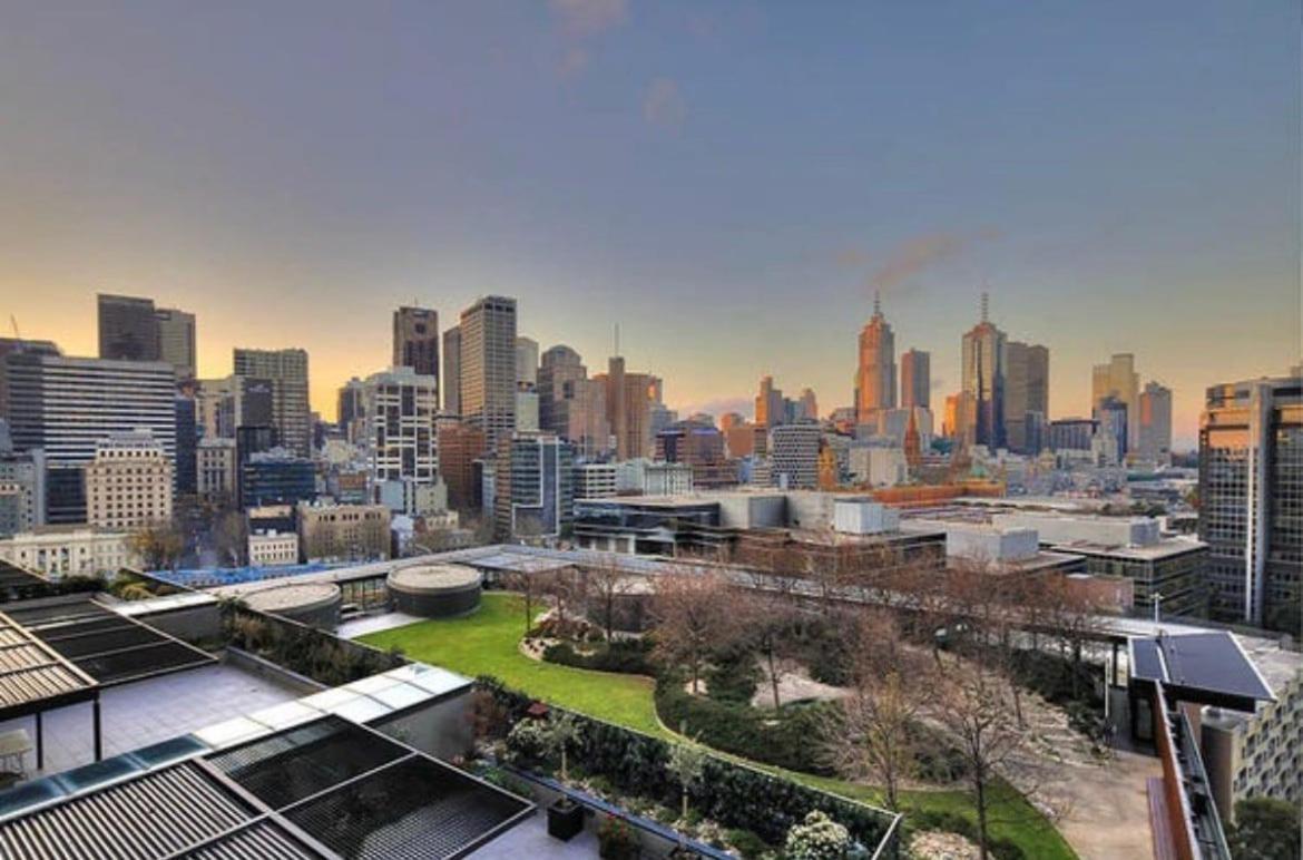 Apartment Freshwater Place - 2 Identical, 3-bedroom Apts Melbourne