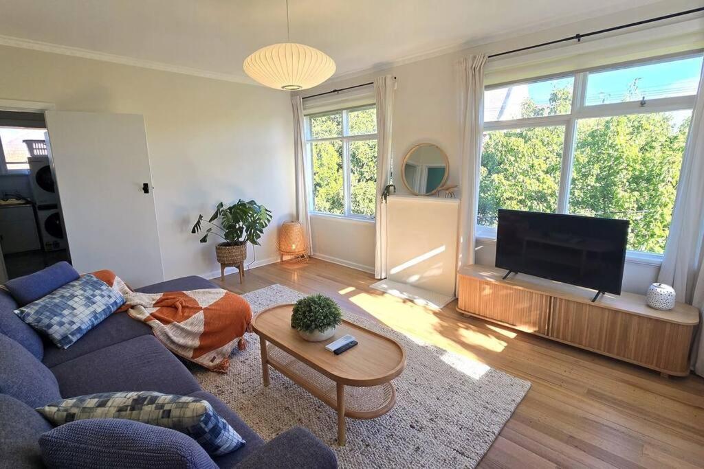 Escape - Peace At Elsternwick *