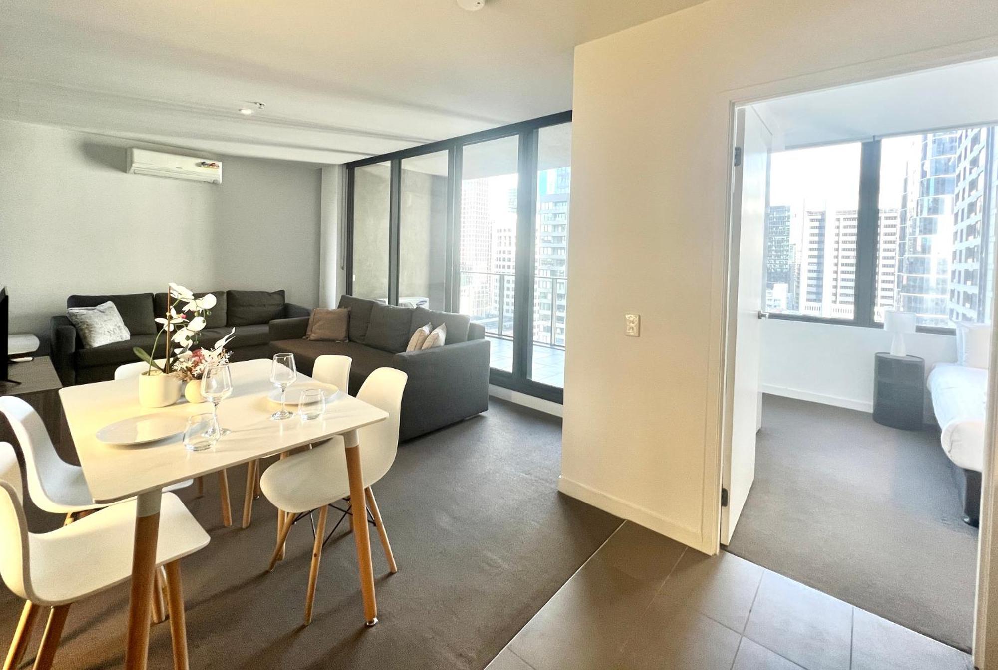 Readyset At Hudson Apartment