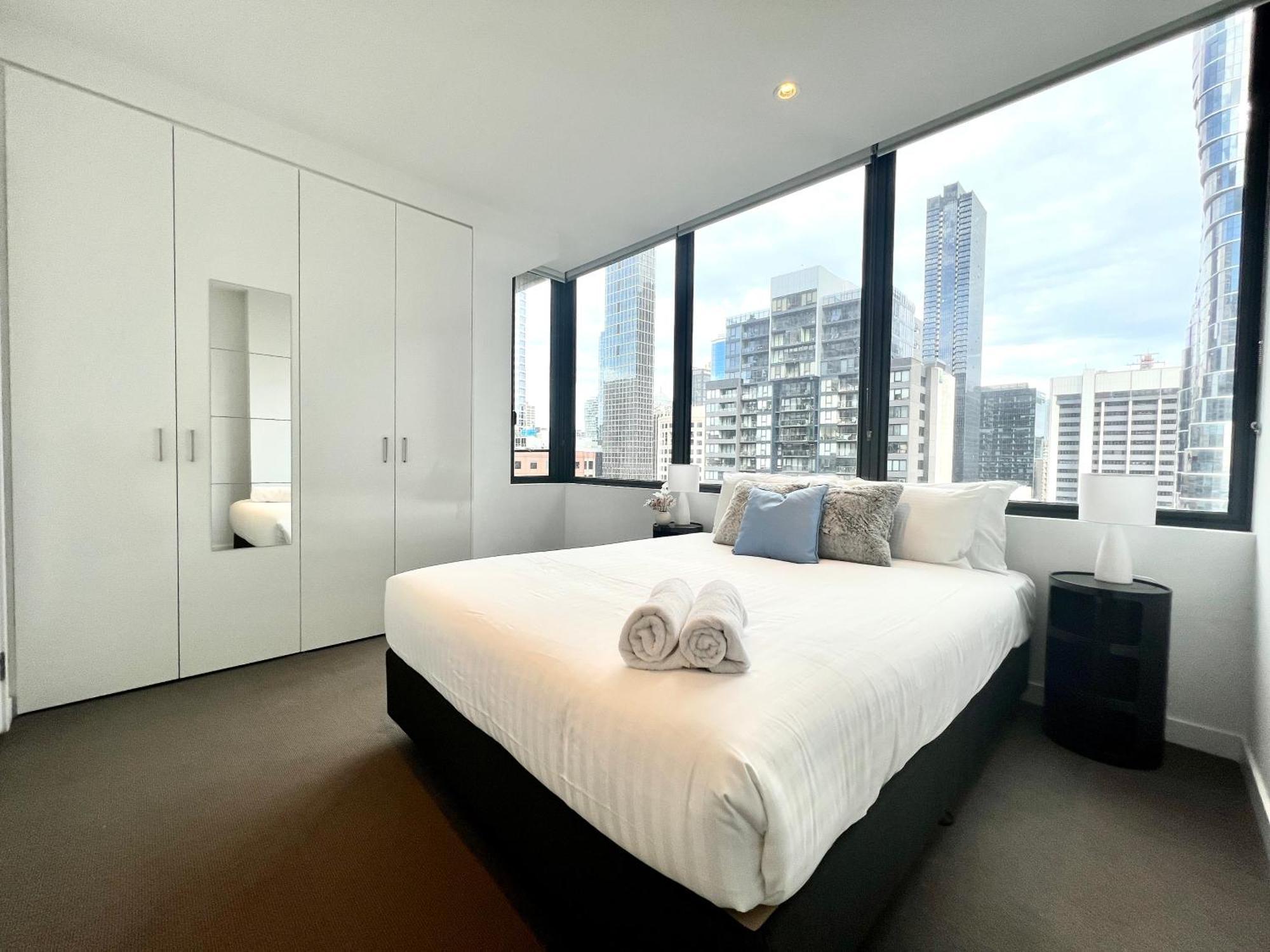 Readyset At Hudson Apartment *