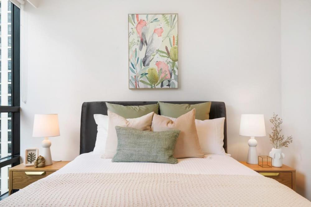 A Comfortable Awaits In Southbank Apartment Melbourne