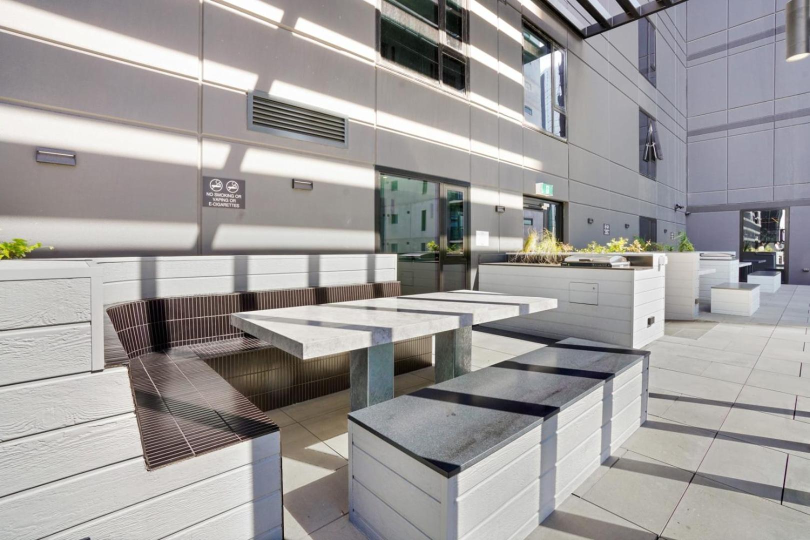 Apartment A Comfortable Awaits In Southbank *