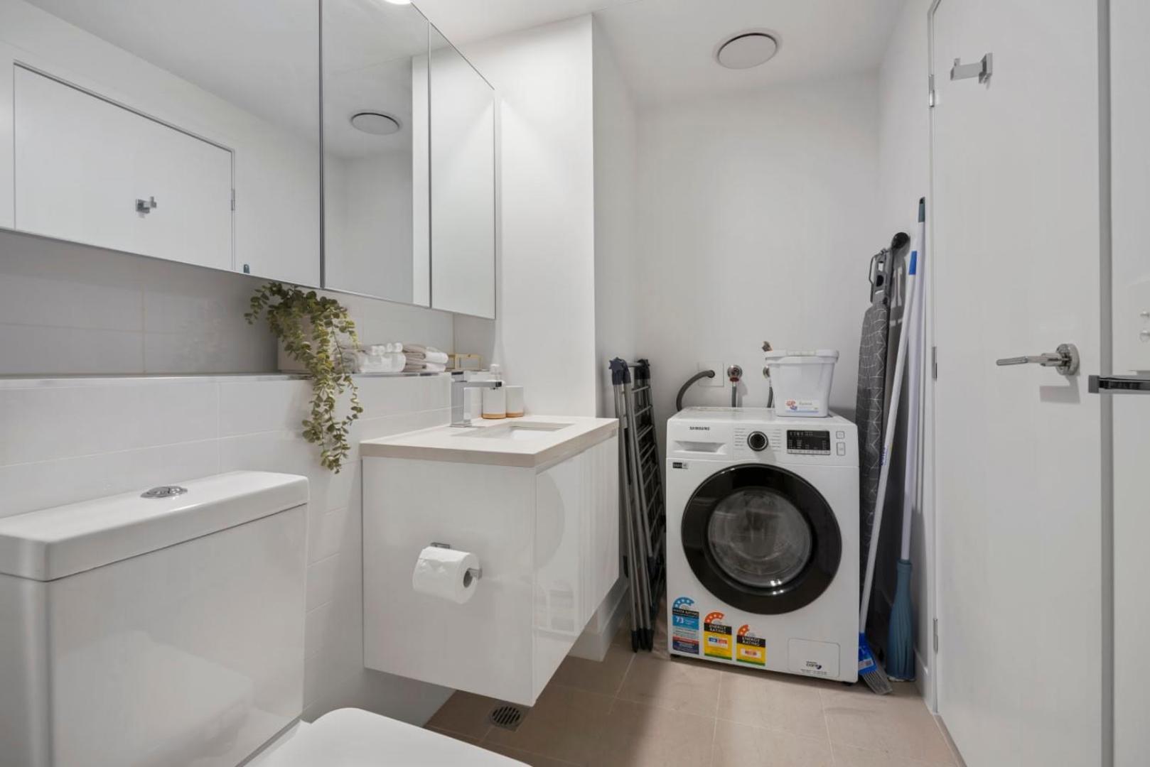 Urban Oasis In Southbank Apartment