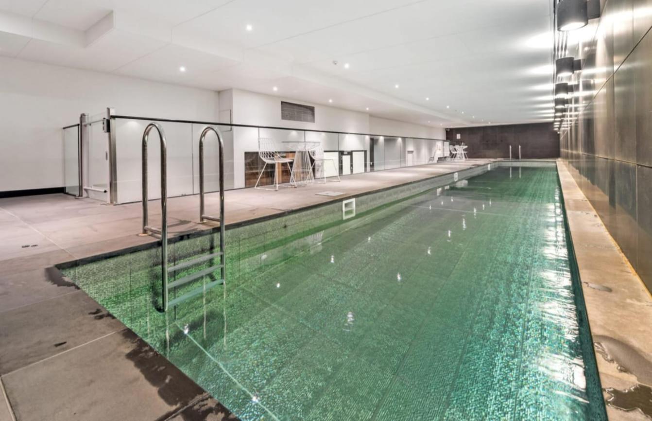 Gorgeous Flat In Brunswick East With Pool, Gym And Rooftop Apartment