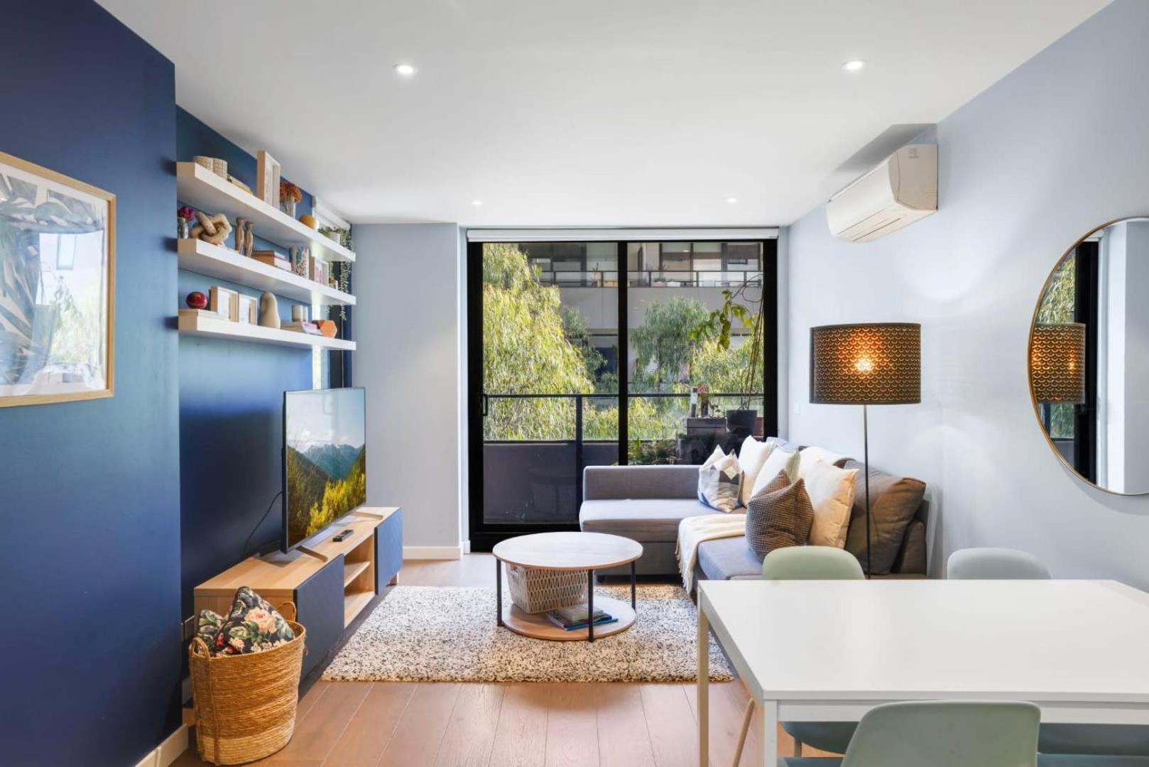 Gorgeous Flat In Brunswick East With Pool, Gym And Rooftop Apartment *