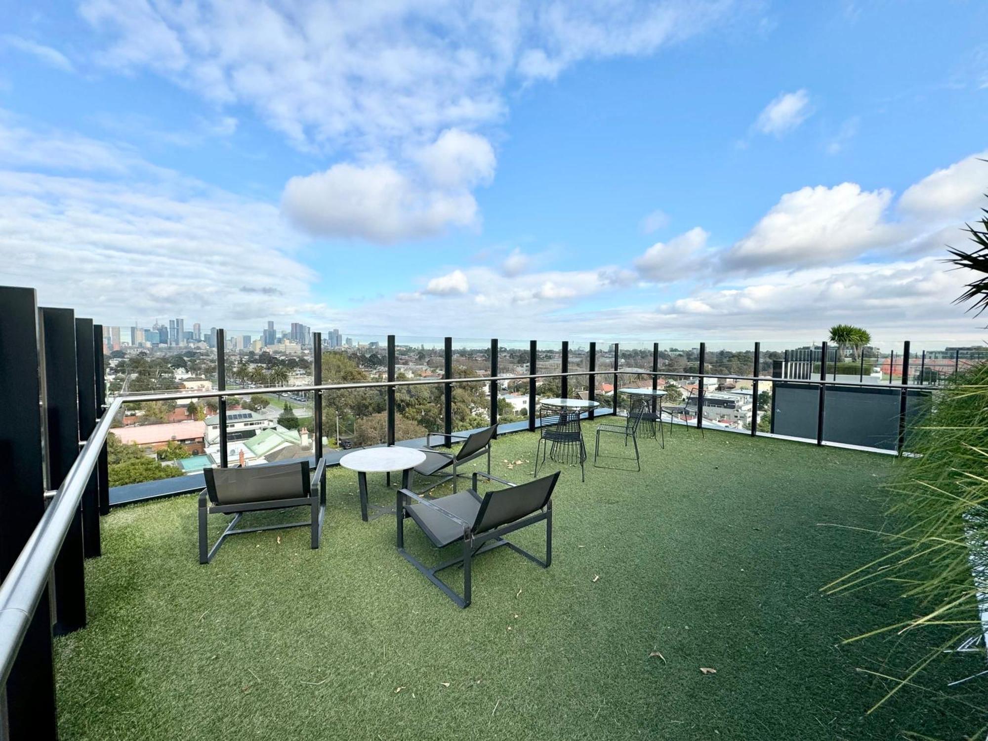 Gorgeous Flat In Brunswick East With Pool, Gym And Rooftop Melbourne