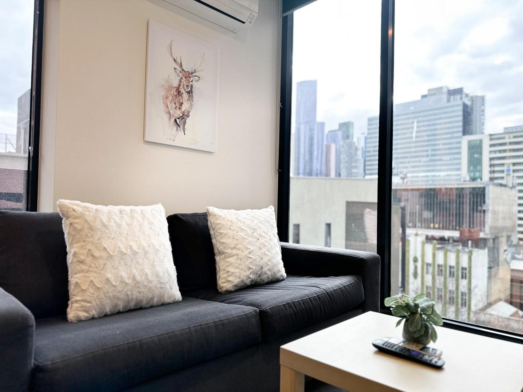 Exhibition Retreat On Chinatown Bourke St Apartment Melbourne